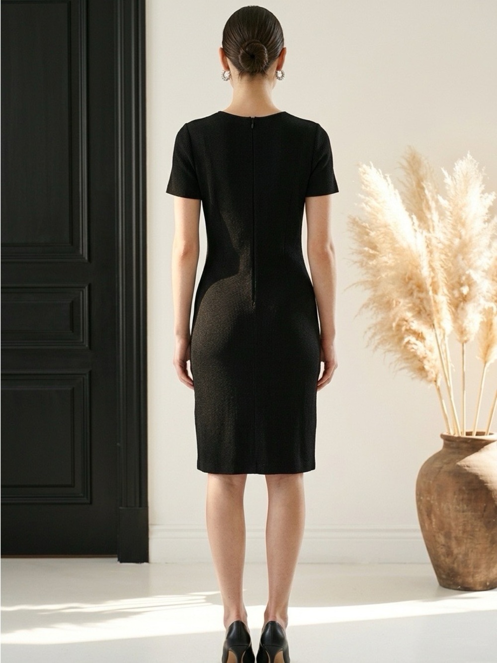 St. John Collection Black/Caviar Knit Cap Sleeve Sheath Dress Size 10 - Picture 2 of 15